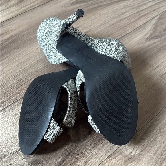 Calvin Klein Women's Black and Gray Heels - Picture 3 of 4